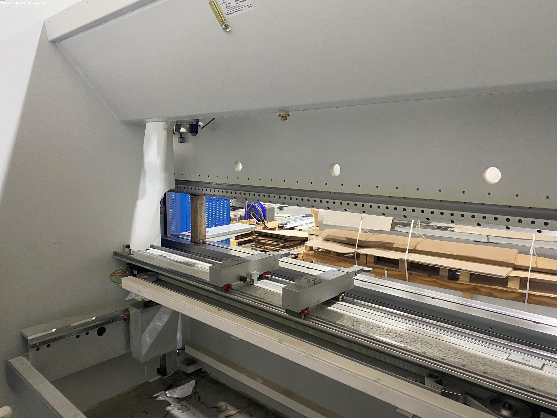 Pressa piegatrice idraulica CNC LVD PPED 135/30 in vendita - foto 4